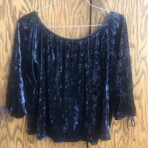 AMERICAN EAGLE TOP BLUE VELOUR OFF SHOULDER SIZE LARGE